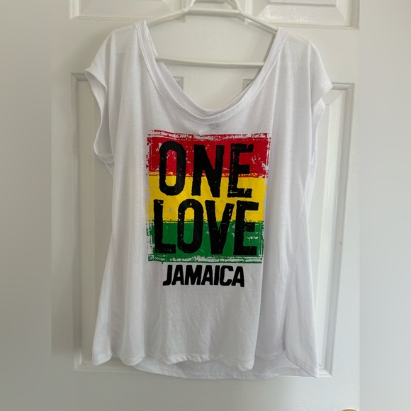 Sun Kissed Island Tops - Sun Kissed Island - one loves Jamaica shirt, size small.